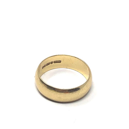 75 - 18ct gold wedding band 3.5g