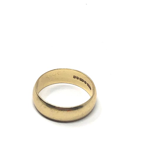 75 - 18ct gold wedding band 3.5g