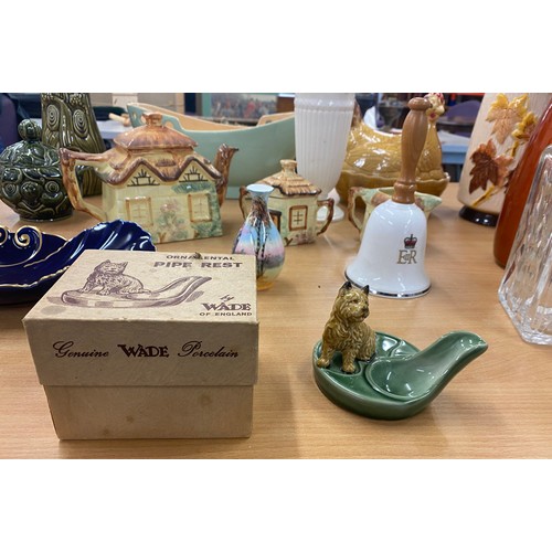 299 - Selection of collectable items to include boxed Wade pipe holder, teapot, bell etc