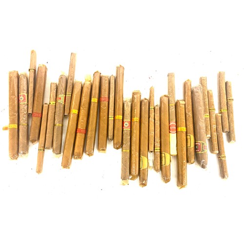 21 - Selection individual sealed cigars to include King Edwards etc