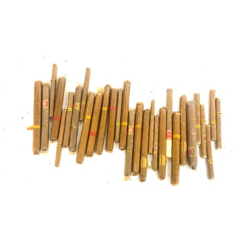 21 - Selection individual sealed cigars to include King Edwards etc