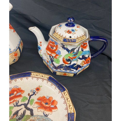 36 - Large selection of Losel ware Shanghai pattern to include teapots, bowls, caddys etc