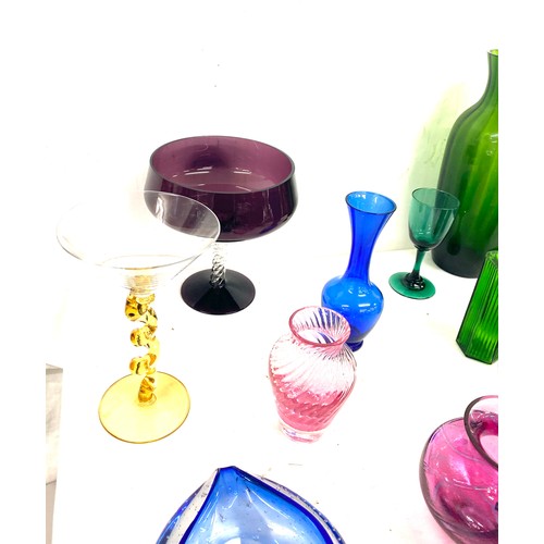 38 - Selection of vintage and later colour glass pieces to include vases, bowls and bottles