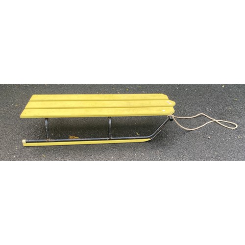 356 - Vintage wooden sledge/toboggan measures approx 50 inches long and 20 inches wide