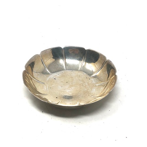 67 - silver sweet dish london silver hallmarks
Weighs approx 95.5 grams