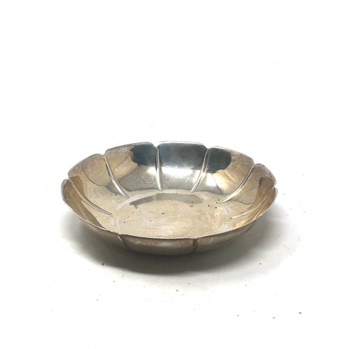 67 - silver sweet dish london silver hallmarks
Weighs approx 95.5 grams