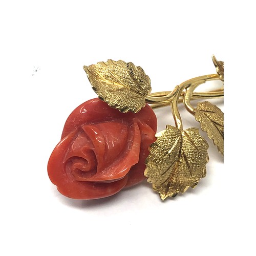 81 - 18ct gold & coral floral brooch small chip to coral