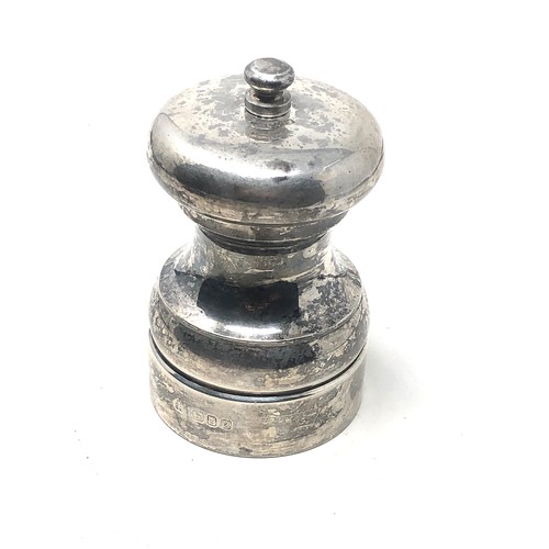 50 - silver pepper grinder London silver hallmarks height 9.5cm