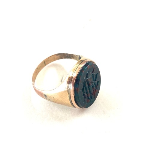 448 - Victorian hallmarked gold signet ring set with bloodstone seal with initials back set with glass pan... 