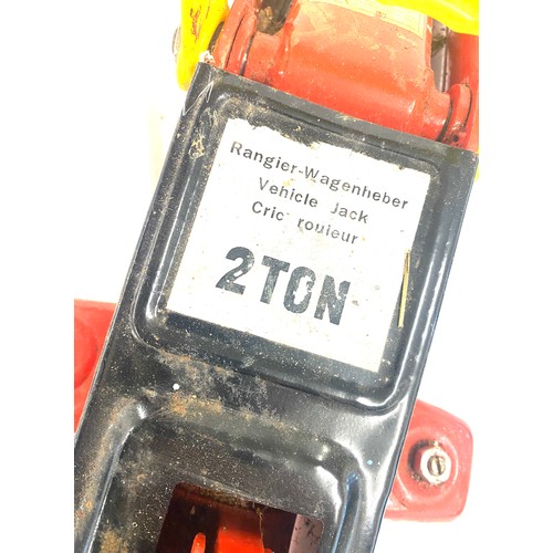 340 - 2 Ton trolley jack