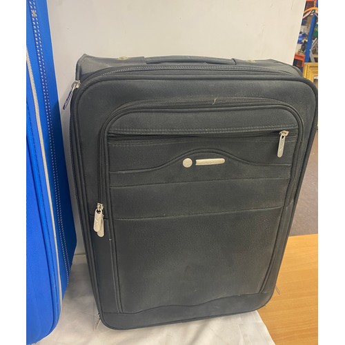 237 - Selection of 2 Travel cases