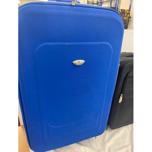 237 - Selection of 2 Travel cases