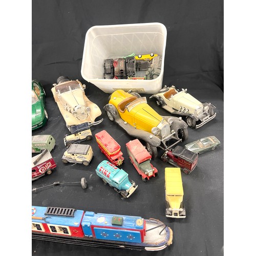 259 - A selection of vintage metal model cars to include Corgi, Burago etc