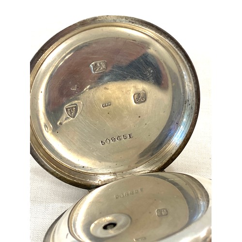 494 - Silver pocket watch hallmark for Chester 1901 with its key and working, hand loose