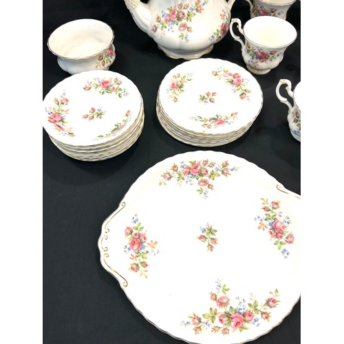 160 - Royal Albert Moss Rose 22 piece Tea Set