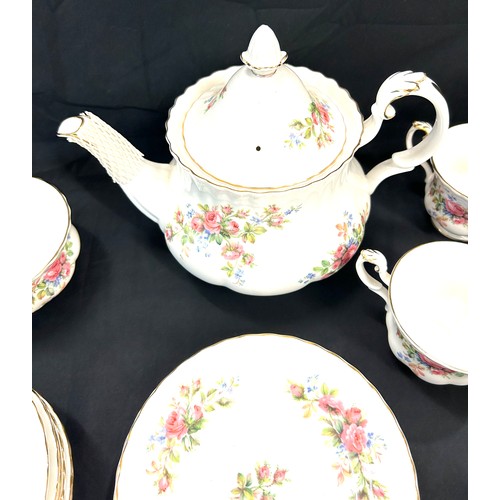 160 - Royal Albert Moss Rose 22 piece Tea Set