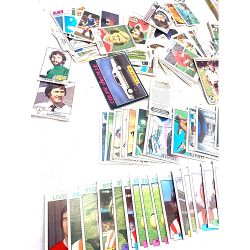 17 - Selection vintage cigarette and football cards