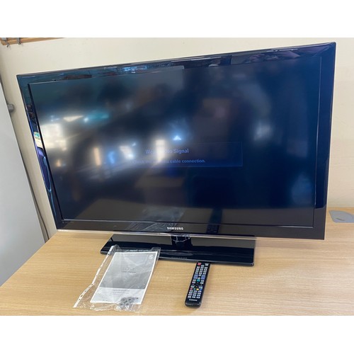 351 - Samsung 46 inch, LE46C530 Full HD 1080p Digital Freeview LCD TV in working order with manual and lea... 