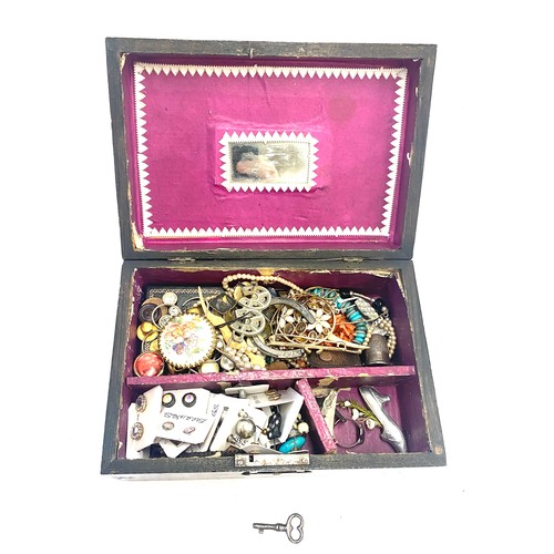 18 - Jewellery box with key and contents