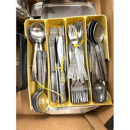 373 - Large selection of kitchenalia to include- glasses, cutlery, fruit bowl etc