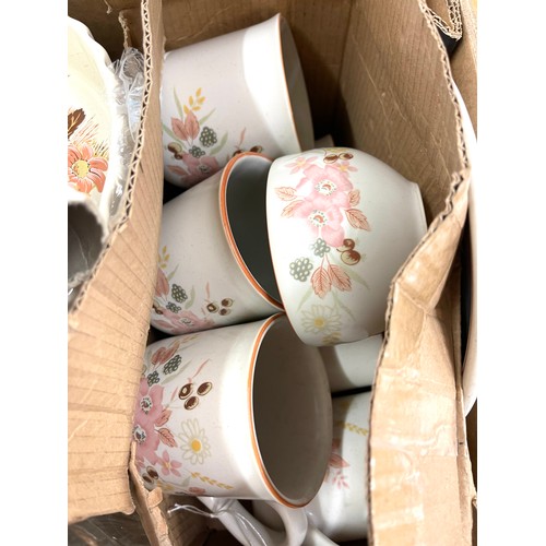 373 - Large selection of kitchenalia to include- glasses, cutlery, fruit bowl etc