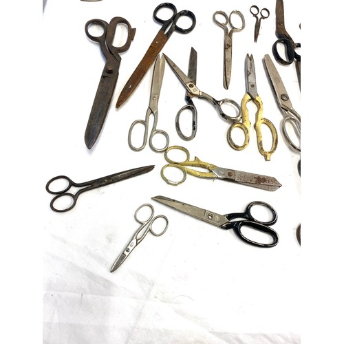 142 - Selection various sized scissors