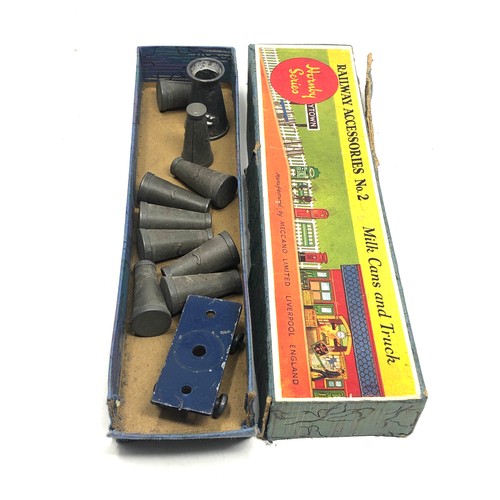 412 - Boxed Hornby railway accessories No. 2 Milk Cans and truck used condition