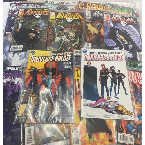 79 - Selection of Marvel comics includes Jackpot, Hawkeye, Ant-mans big Christmas etc