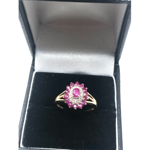 95 - 9ct gold vintage ruby & white gemstone halo ring (2g)