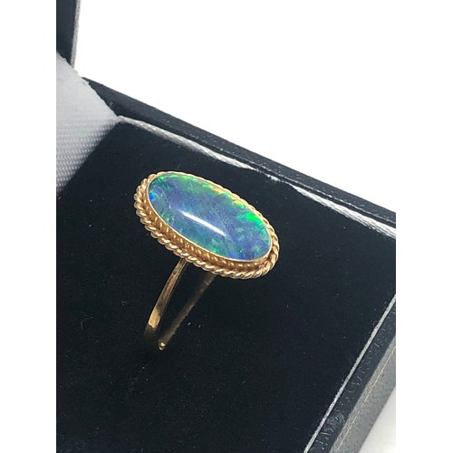 117 - 18ct gold opal solitaire statement ring (2.5g)