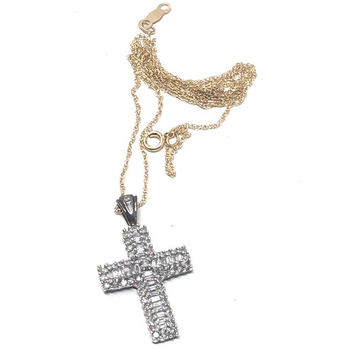 72 - 9ct gold diamond cross pendant necklace (2.3g)