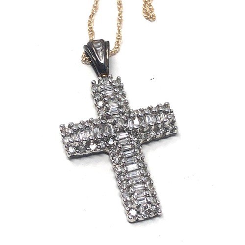 72 - 9ct gold diamond cross pendant necklace (2.3g)