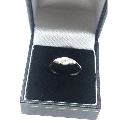 77 - 9ct gold & platinum diamond solitaire ring (1.4g)