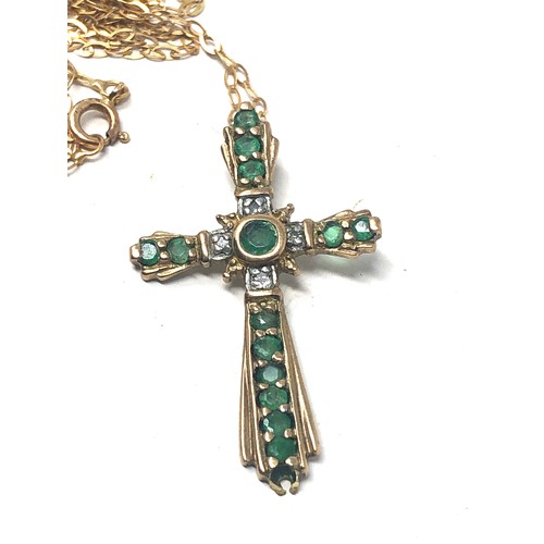 108 - 9ct gold vintage emerald & diamond cross pendant necklace (1.7g)