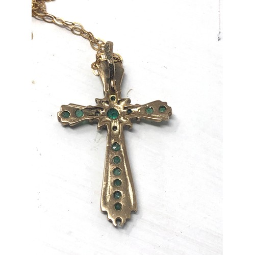 108 - 9ct gold vintage emerald & diamond cross pendant necklace (1.7g)