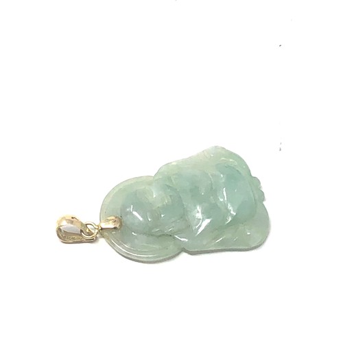 102 - 14ct gold vintage jade carved buddha pendant (4.2g)