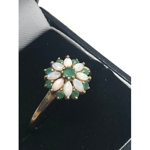 100 - 9ct gold vintage emerald & opal statement ring (2.1g)