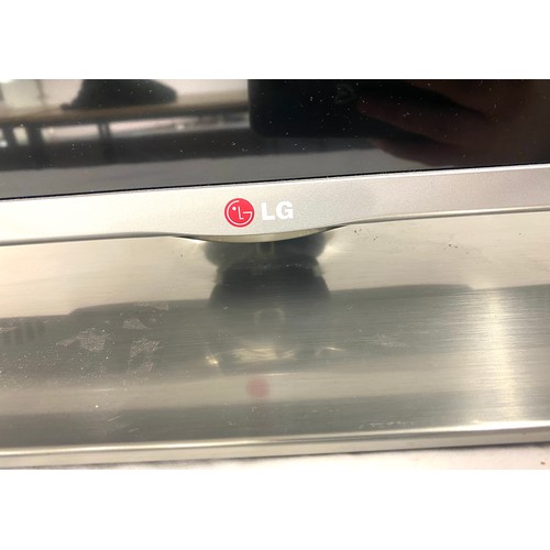 371 - LG 32 inch TV 32lb580v, with remote, untested
