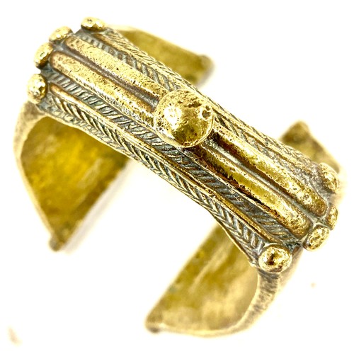 541 - Vintage brass gypsy arm cuff bangle