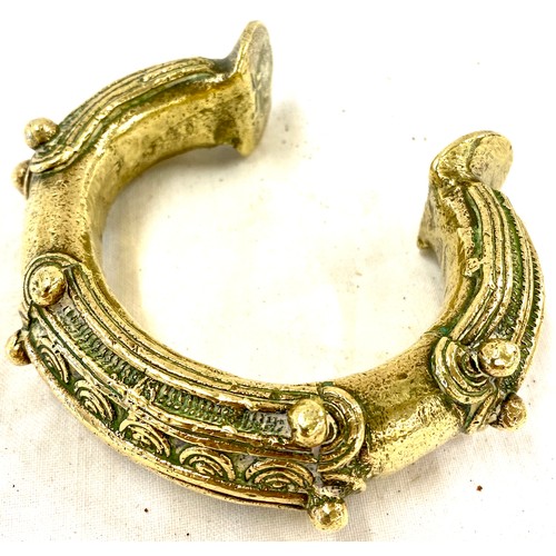 605 - Vintage brass gypsy arm cuff bangle