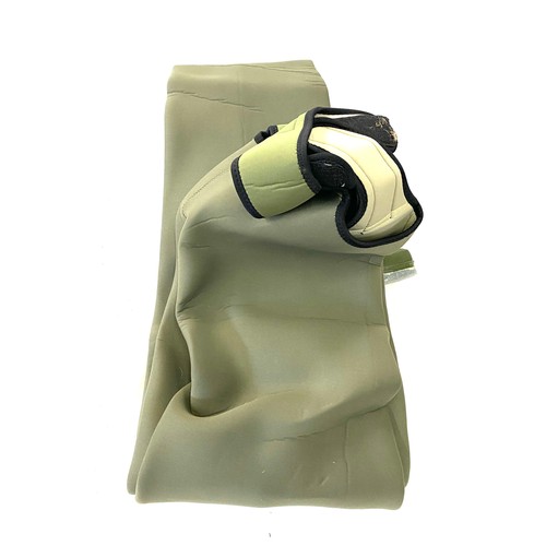 267 - Neoprene chest waders