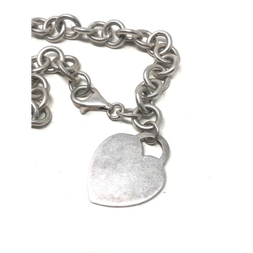 276 - Sterling Silver Jewellery Rolo link fashion necklace with engraved heart pendant (58g)