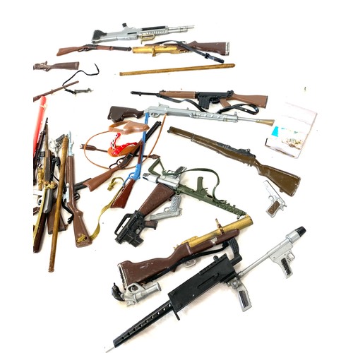 581 - Selection of Vintage 1970s action man weapons