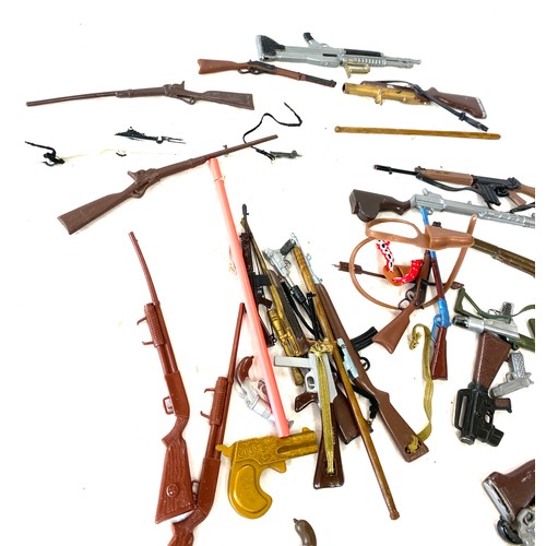 581 - Selection of Vintage 1970s action man weapons