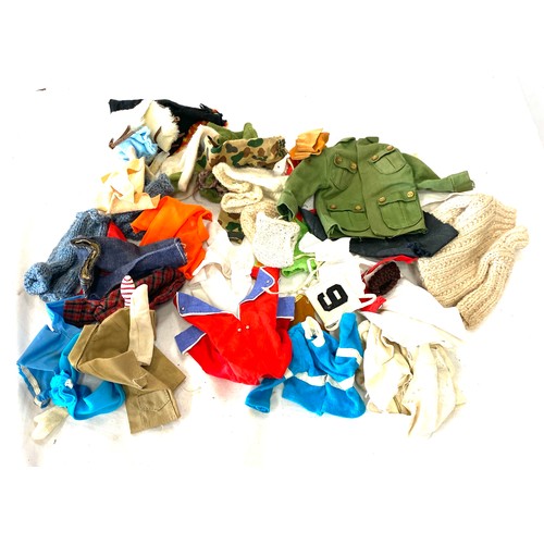 134 - Selection of Vintage 1970s action man clothing