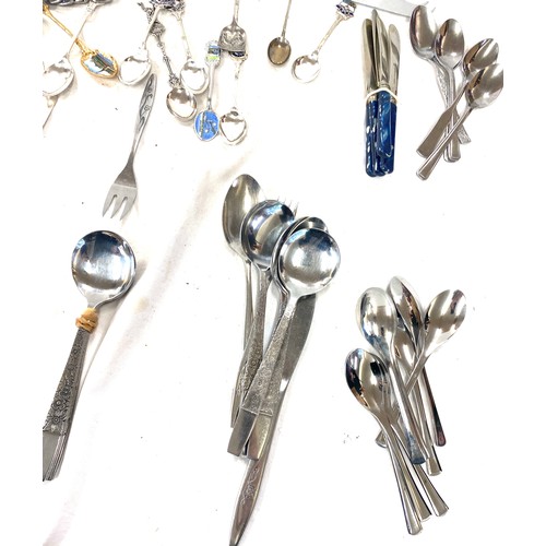 164 - Large selection of assorted cutlery