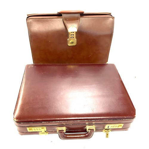 172 - 2 Vintage leather travel cases