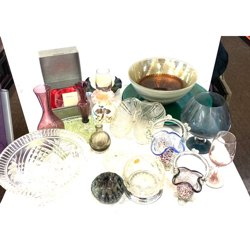 318 - Selection of collectable miscellaneous glass pieces