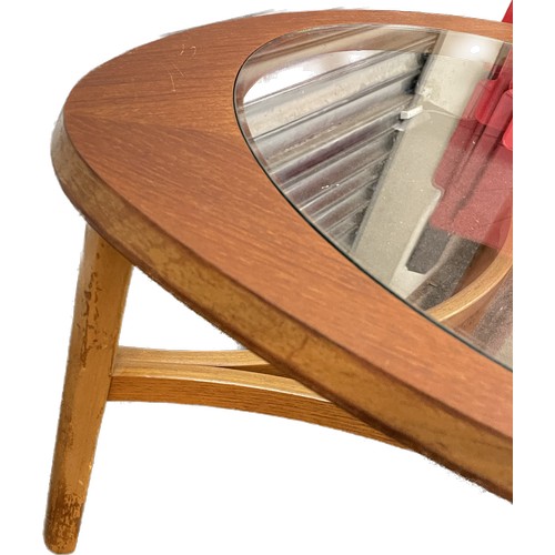 412 - Mid century glassed top coffee table measures approx height 17.5 inches by 30 inches diameter