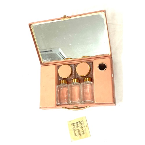 99 - 1950's Sirram beauty box